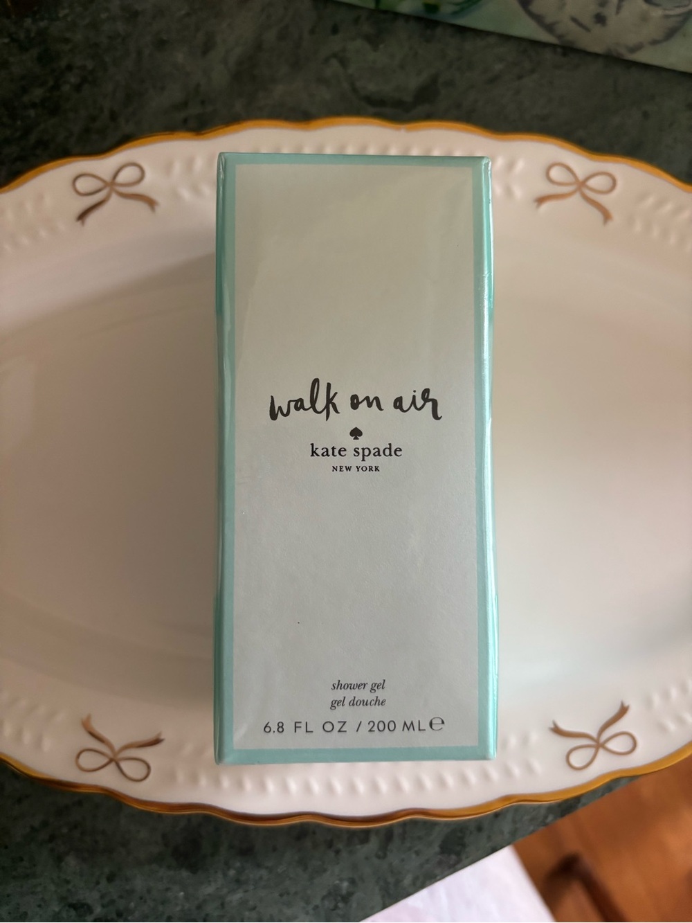 kate spade Walk On Air Shower Gel - Light Aqua Trim new in box